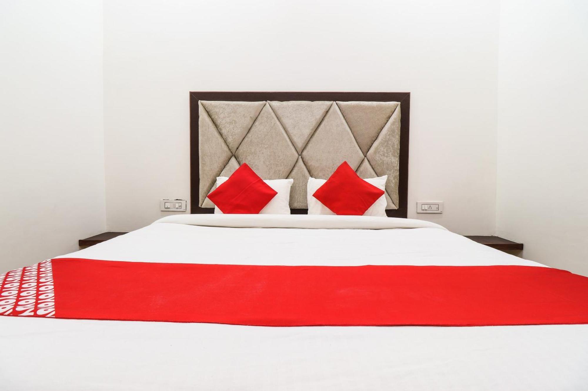Hotel O Taj Royal Tājganj Zewnętrze zdjęcie