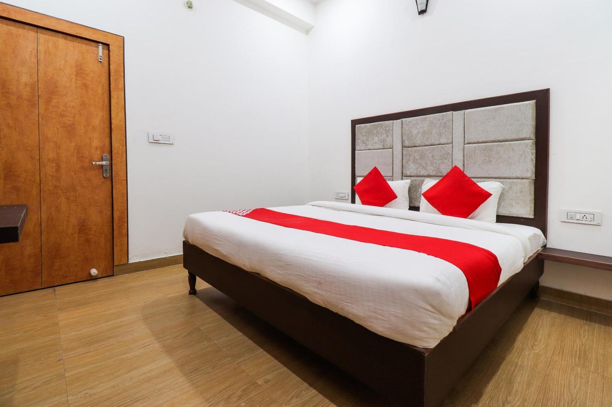 Hotel O Taj Royal Tājganj Zewnętrze zdjęcie