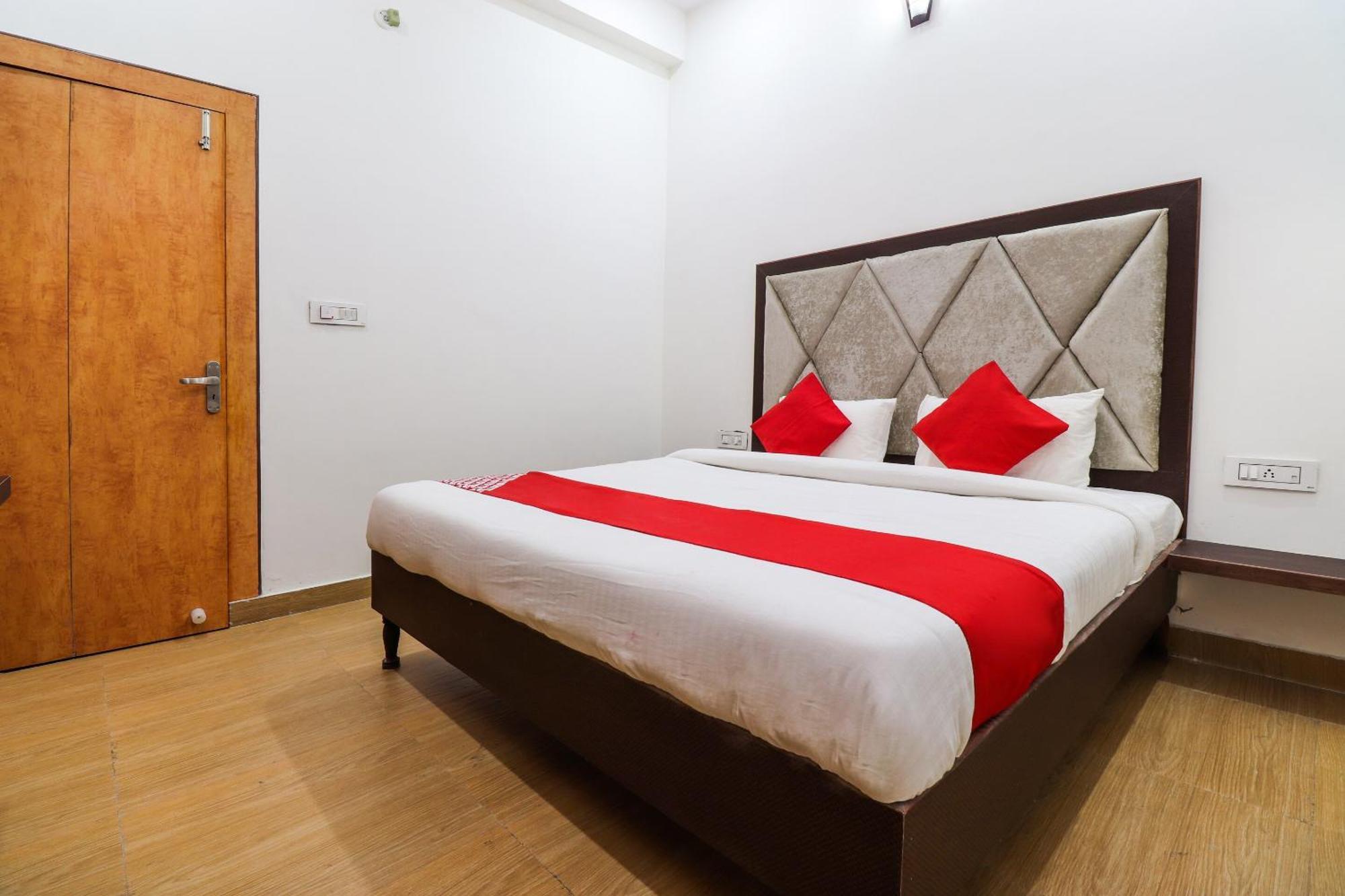 Hotel O Taj Royal Tājganj Zewnętrze zdjęcie