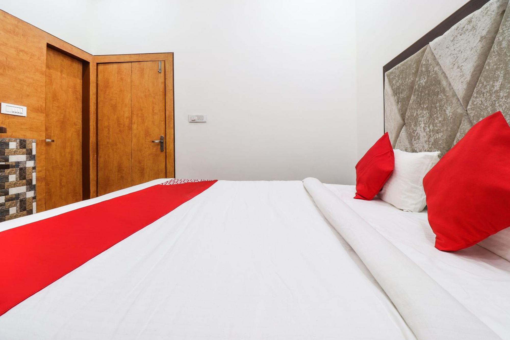Hotel O Taj Royal Tājganj Zewnętrze zdjęcie