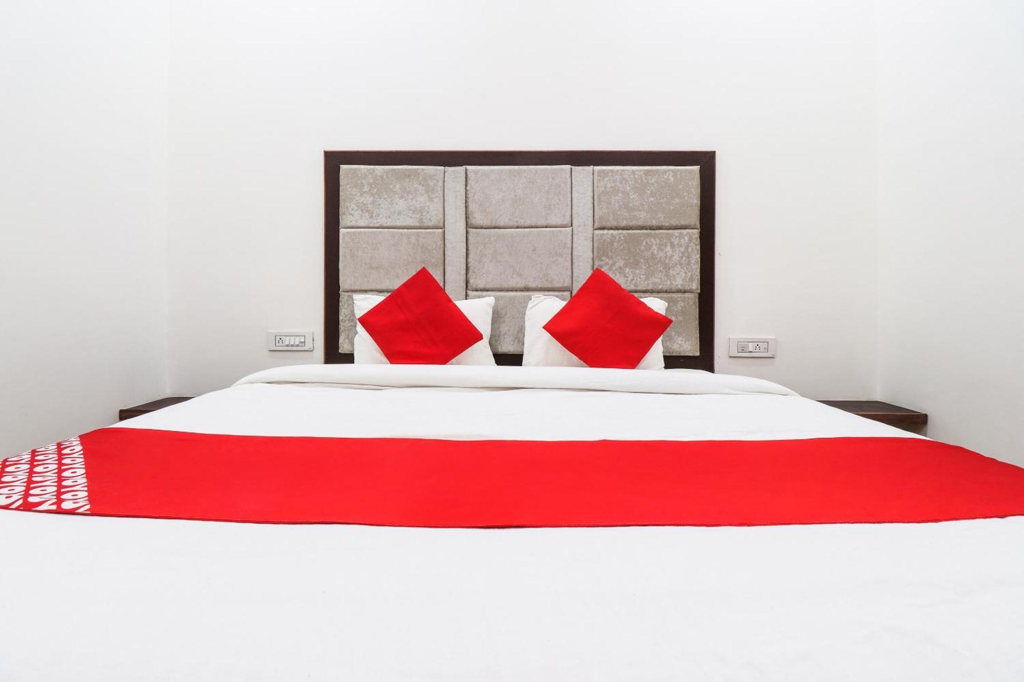 Hotel O Taj Royal Tājganj Zewnętrze zdjęcie